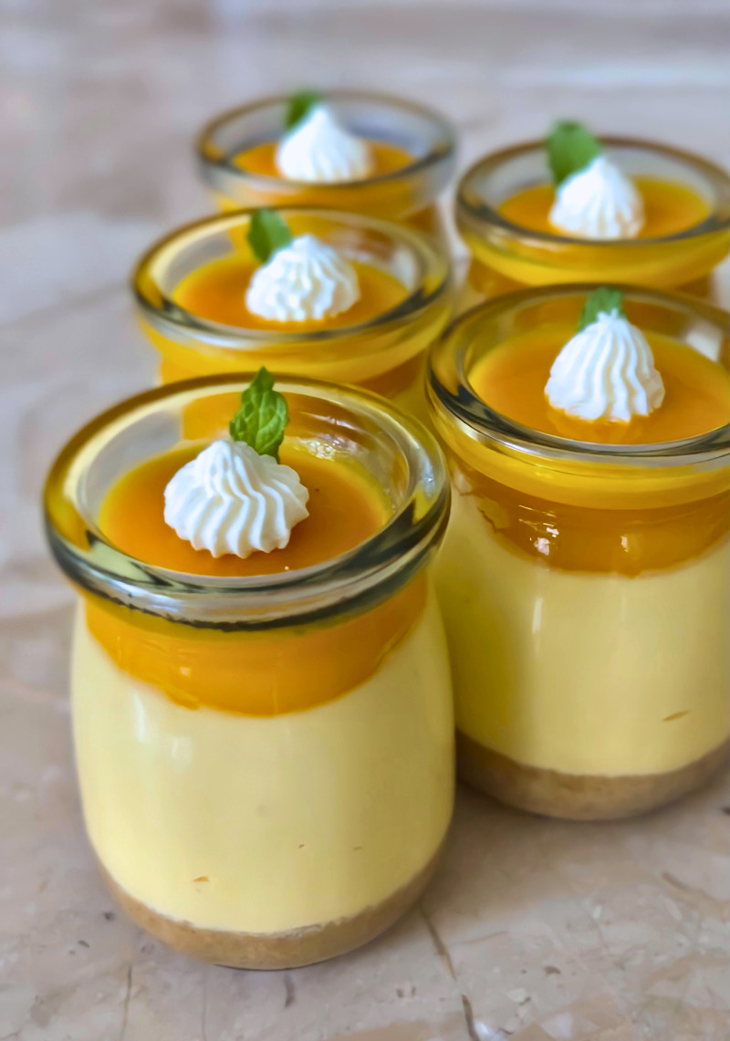 Mini Mango cheesecakes | samah eats