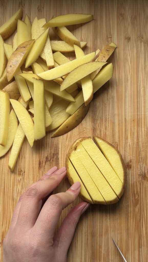 how to chop the potatoes for my baked homemade french fries 