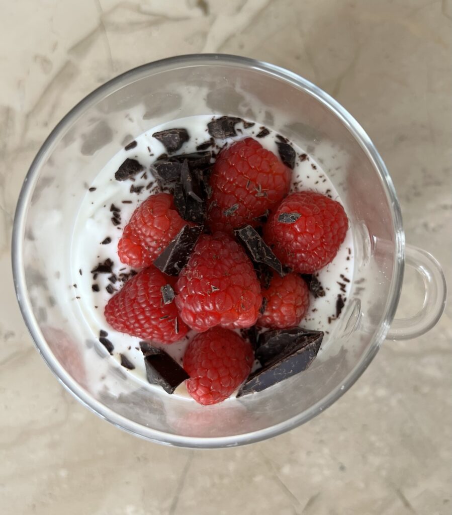 Dark Chocolate and Raspberry Overnight Oats